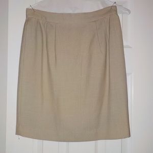 Beige pencil skirt - size 10P